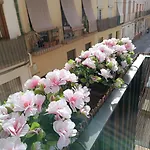 New! Luxury City Center & 2 Balconies