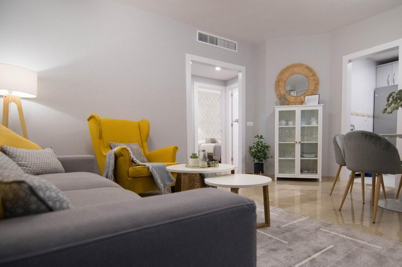 New! Luxury Center & 2 Balconies Apartment