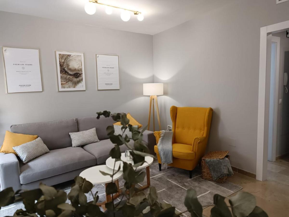 New! Luxury Center & 2 Balconies Apartment