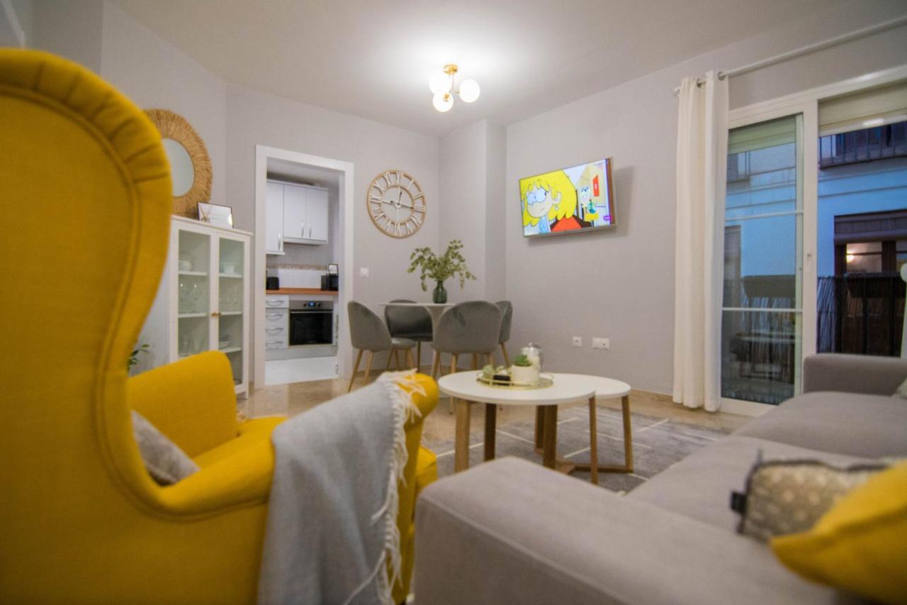 New! Luxury Center & 2 Balconies *